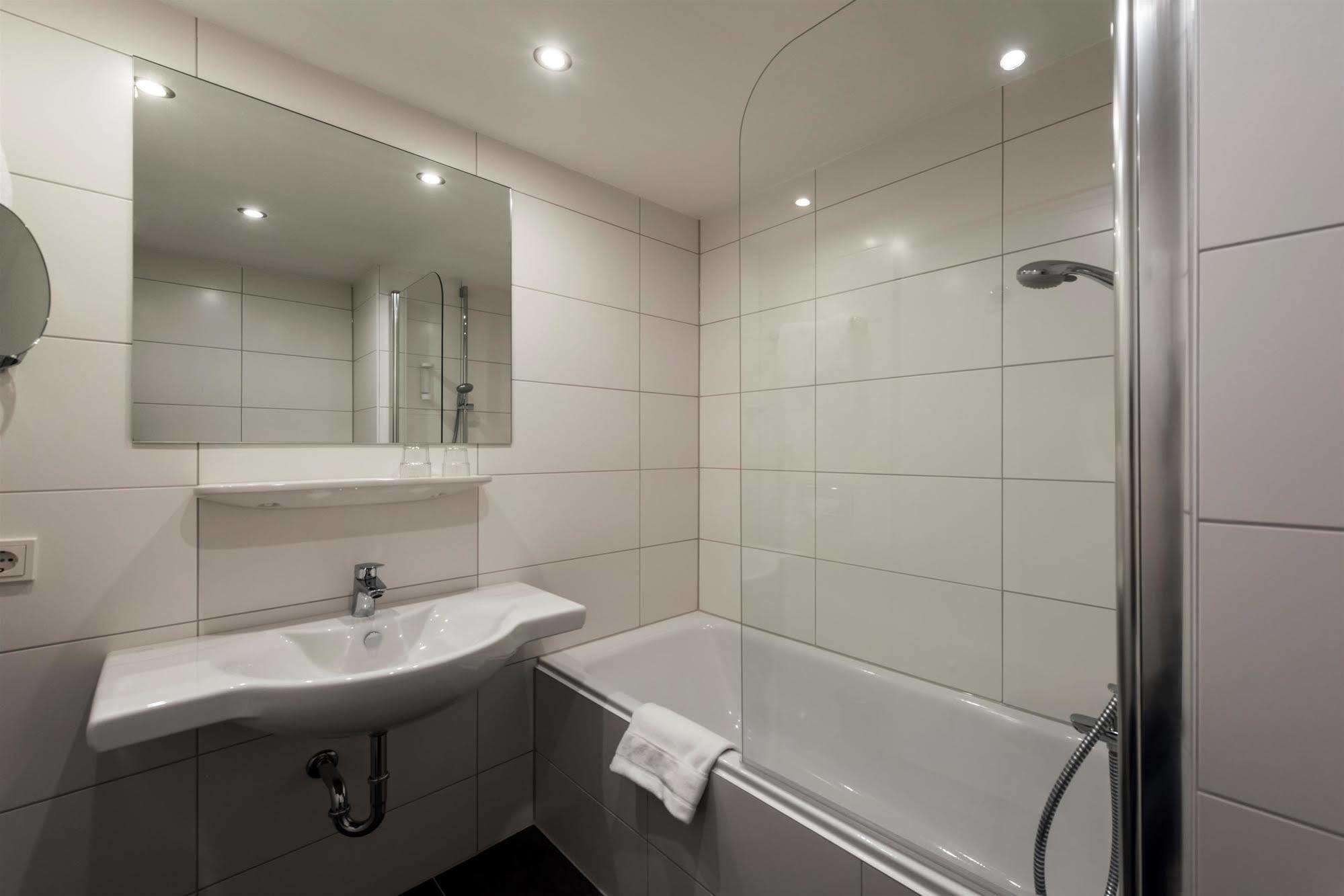 Hotel Essential By Dorint Bremen-vahr 3*